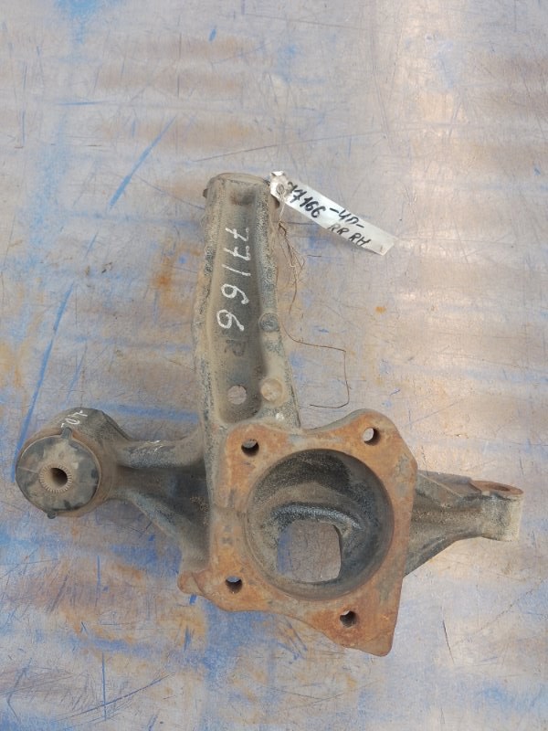 Цапфа задняя правая TOYOTA CAMRY 40 06-11 42304-06100 Б/У