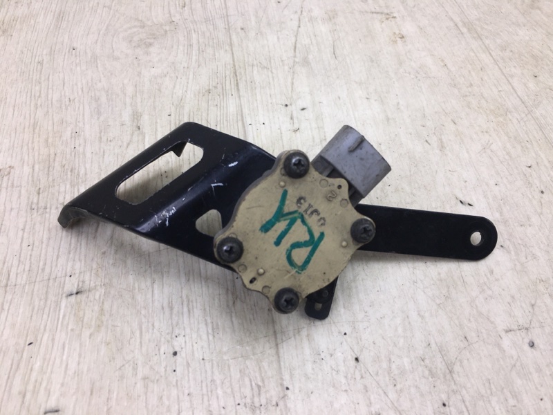 Датчик положения кузова задний левый LEXUS LS430 00-06