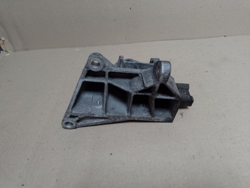 Кронштейн компрессора кондиционера LEGACY 03-09 BL/BP 2008 2.5 EJ253