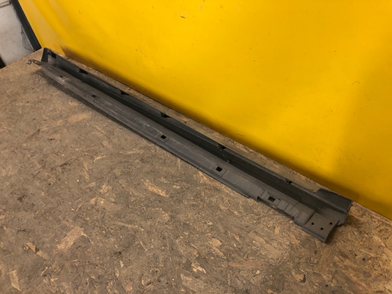 Накладка порога наружная левая LEGACY 09-15 BM