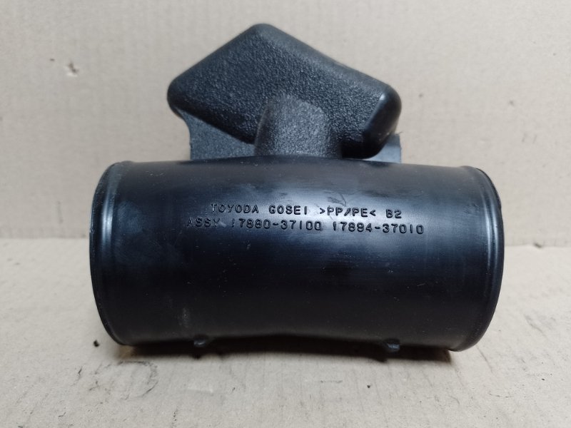 Резонатор воздушного фильтра TOYOTA PRIUS - 30 09-17 17894-37010 Б/У