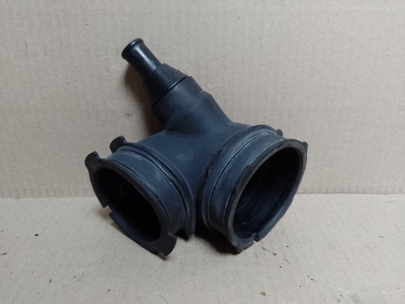 Патрубок воздушного фильтра TOYOTA PRIUS - 30 09-17 17881-37120 Б/У