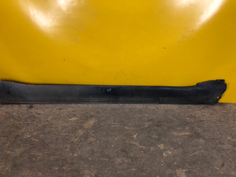 Накладка порога наружная правая MITSUBISHI PAJERO 06-21 7405A094 Б/У