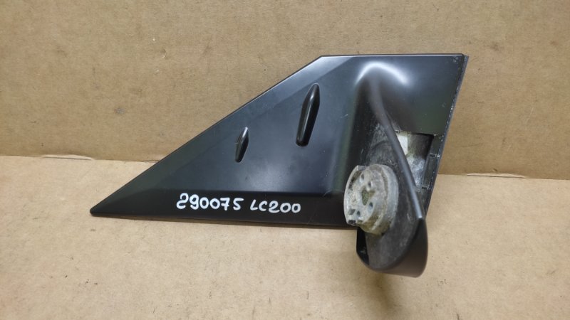 Кронштейн правый TOYOTA LAND CRUISER 200 08-21 Б/У