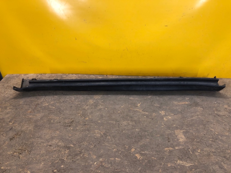 Накладка порога наружная левая SUZUKI VITARA 15- 77241-54P0 Б/У