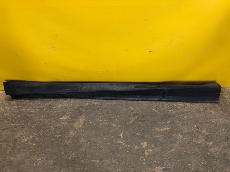 Накладка порога наружная правая MITSUBISHI OUTLANDER XL 05-13 6512A255-02 Б/У