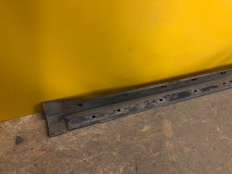 Накладка порога наружная правая SUBARU FORESTER SH 07-12