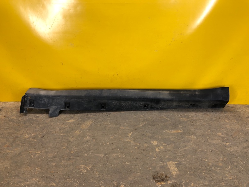 Запчасть накладка порога наружная правая SUZUKI VITARA 15- 77231-54P0 Б/У Накладка порога наружная правая SUZUKI VITARA 15- 77231-54P0 Б/У