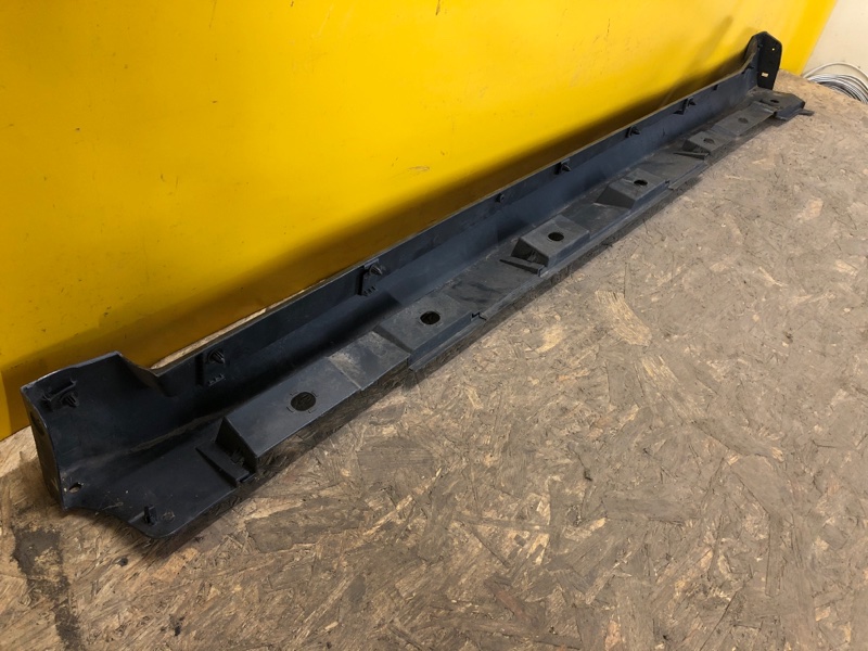 Накладка порога наружная правая TOYOTA AVENSIS 08-18 Накладка порога наружная правая TOYOTA AVENSIS 08-18