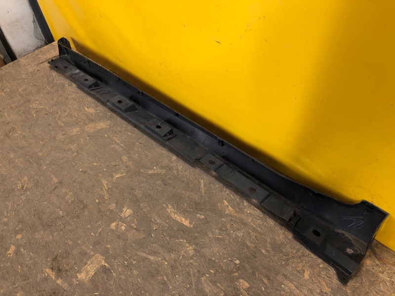 Накладка порога наружная правая AVENSIS 08-18 Накладка порога наружная правая AVENSIS 08-18