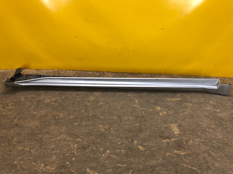 Накладка порога наружная правая TOYOTA AVENSIS 08-18 75850-05010 Б/У