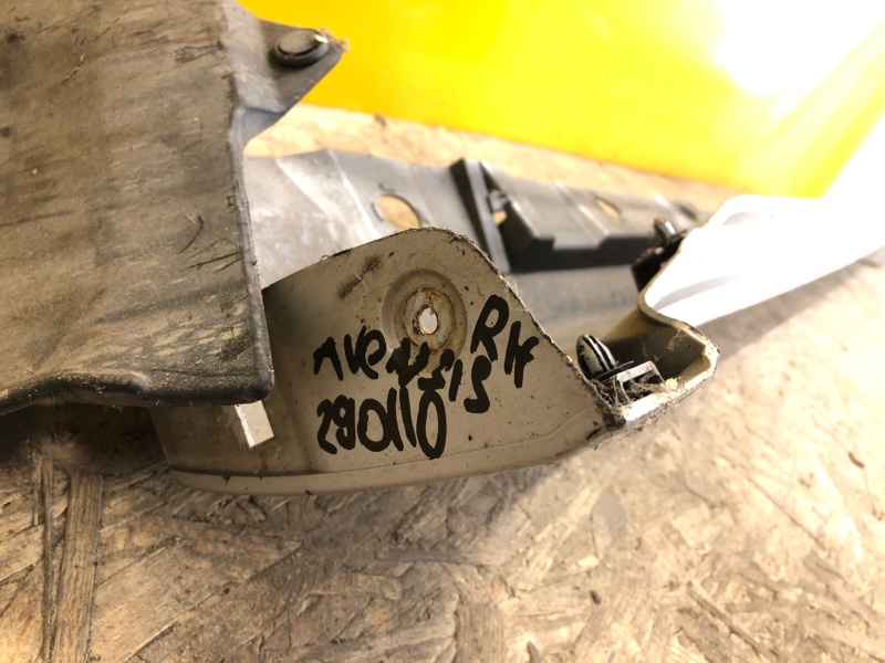 Накладка порога наружная правая AVENSIS 08-18