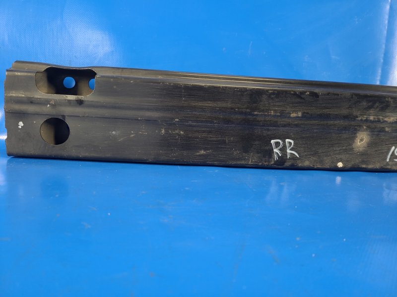 Усилитель заднего бампера CAMRY 70 17- Усилитель заднего бампера CAMRY 70 17-