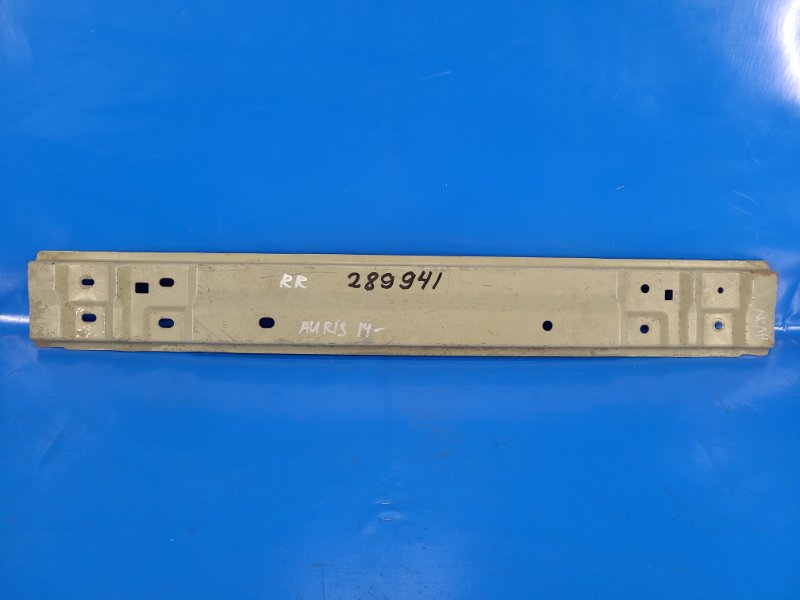 Запчасть усилитель заднего бампера TOYOTA AURIS 13-18 52023-02140 Б/У Усилитель заднего бампера TOYOTA AURIS 13-18 52023-02140 Б/У