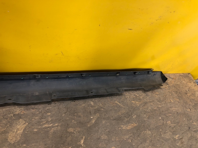 Накладка порога наружная правая AVENSIS 03-08 Накладка порога наружная правая AVENSIS 03-08