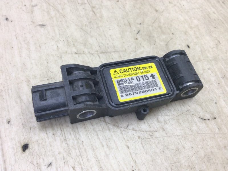 Запчасть датчик удара MITSUBISHI GRANDIS 03-11 8651A015 Б/У Датчик удара MITSUBISHI GRANDIS 03-11 8651A015 Б/У