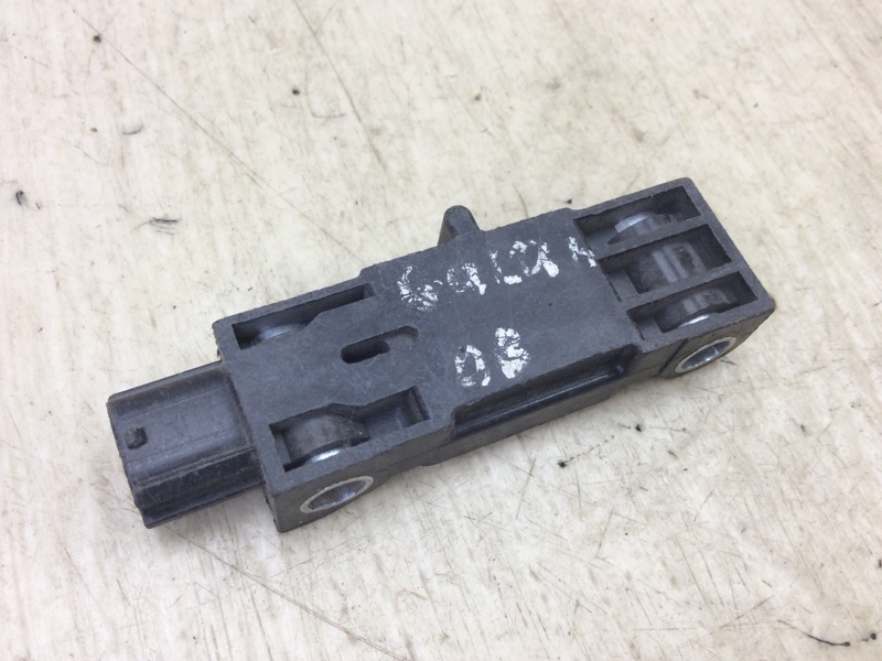 Датчик удара GRANDIS 03-11 Датчик удара GRANDIS 03-11