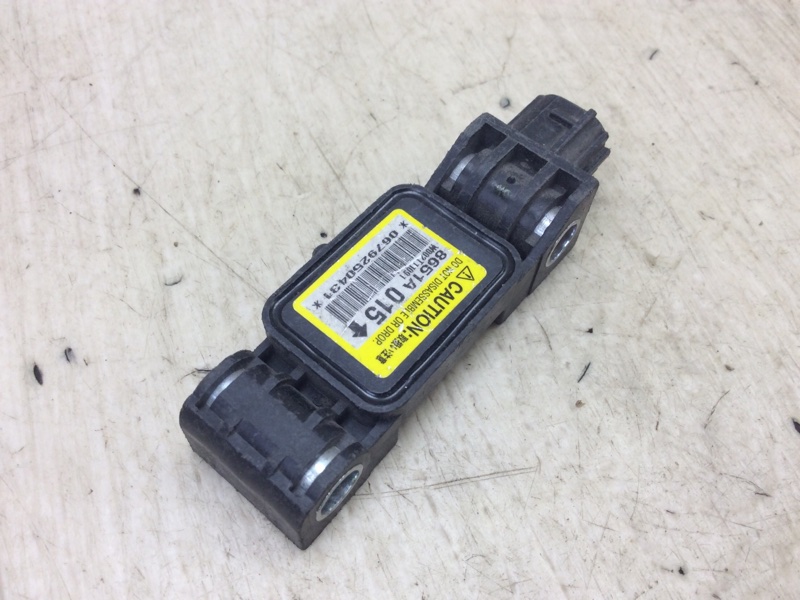 Датчик удара MITSUBISHI GRANDIS 03-11 Датчик удара MITSUBISHI GRANDIS 03-11