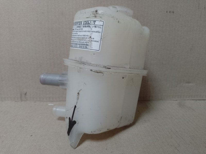 Запчасть расширительный бачок инвертора TOYOTA PRIUS - 30 09-17 G92A0-47010 Б/У Расширительный бачок инвертора TOYOTA PRIUS - 30 09-17 G92A0-47010 Б/У