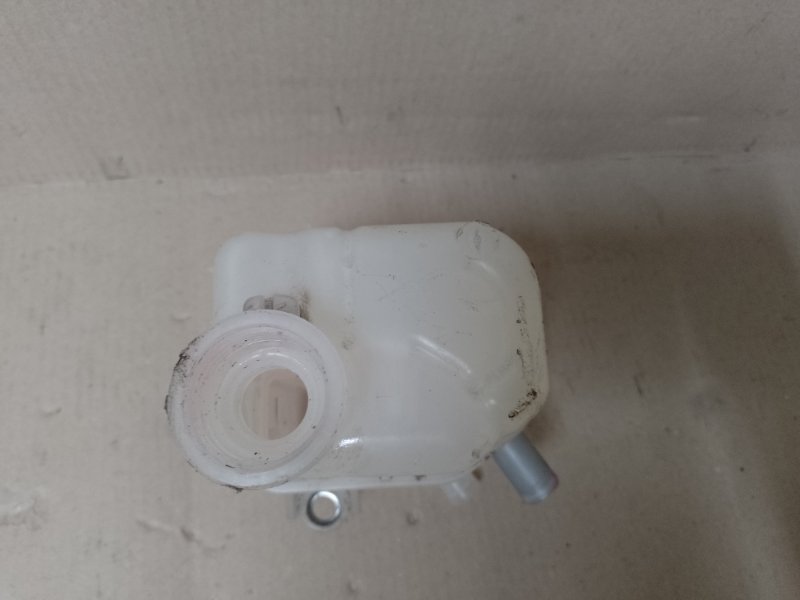 Расширительный бачок инвертора TOYOTA PRIUS - 30 09-17 Расширительный бачок инвертора TOYOTA PRIUS - 30 09-17