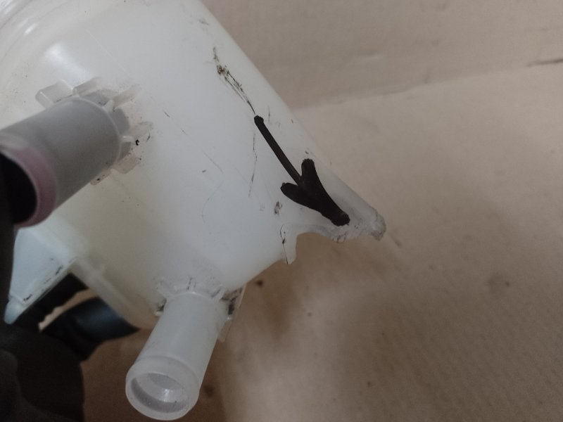 Расширительный бачок инвертора PRIUS - 30 09-17 Расширительный бачок инвертора PRIUS - 30 09-17