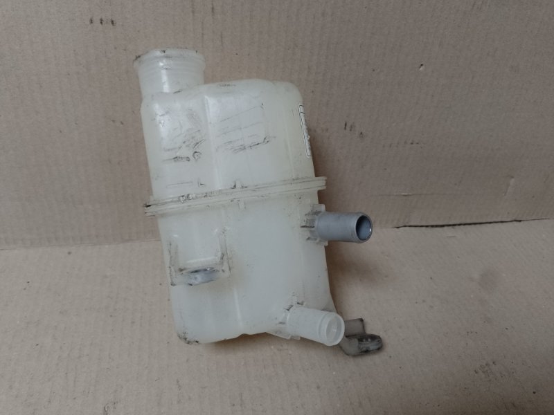 Расширительный бачок инвертора PRIUS - 30 09-17