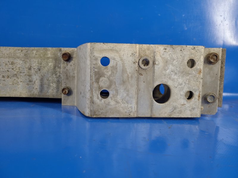 Усилитель заднего бампера IS250/350 05-13