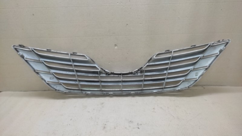 Решетка радиатора CAMRY 40 06-11