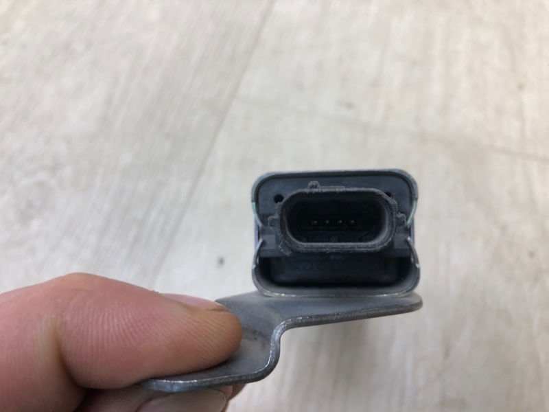 Датчик удара передний правый FORESTER SG 02-07