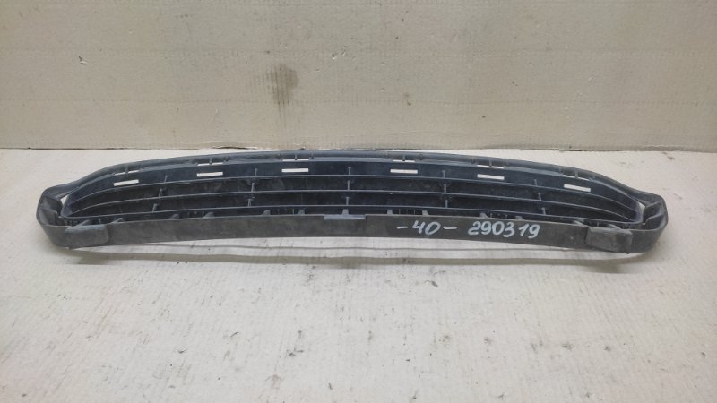 Решетка переднего бампера CAMRY 40 06-11