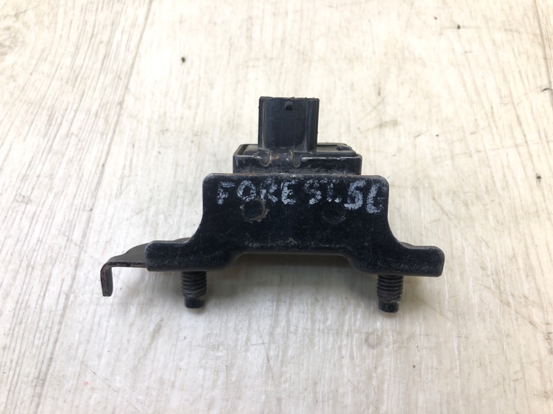 Датчик удара правый FORESTER SG 02-07