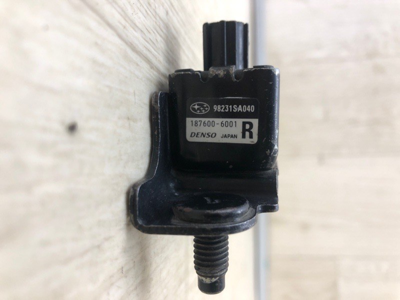 Датчик удара правый FORESTER SG 02-07