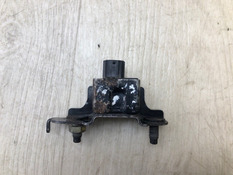 Датчик удара передний левый SUBARU FORESTER SG 02-07 98231SA050 Б/У
