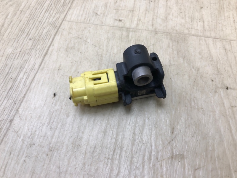 Датчик удара задний левый NISSAN PATHFINDER R52 12-21 988303JA0A Б/У