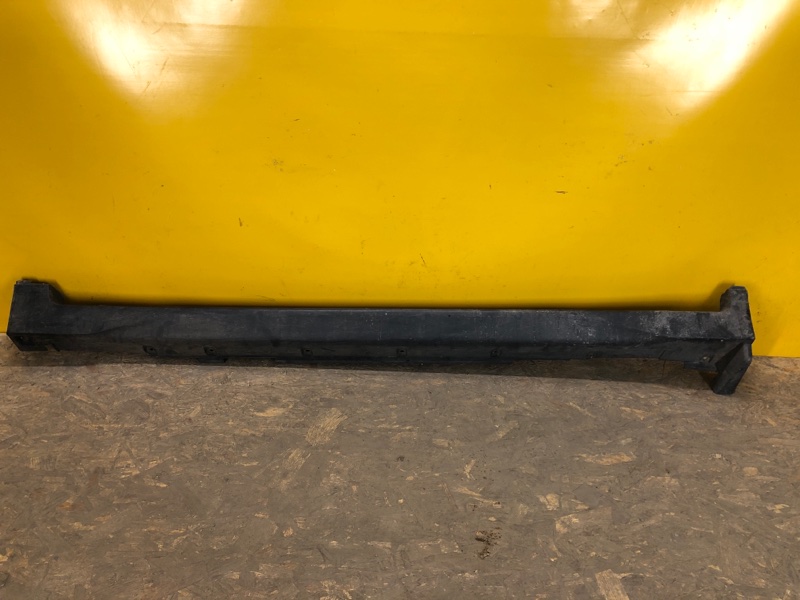 Накладка порога наружная левая NISSAN X-TRAIL/ROGUE T32 13-20 76851-4BA0A Б/У