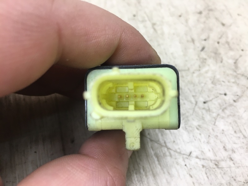 Датчик удара SIENNA 11-16 Датчик удара SIENNA 11-16