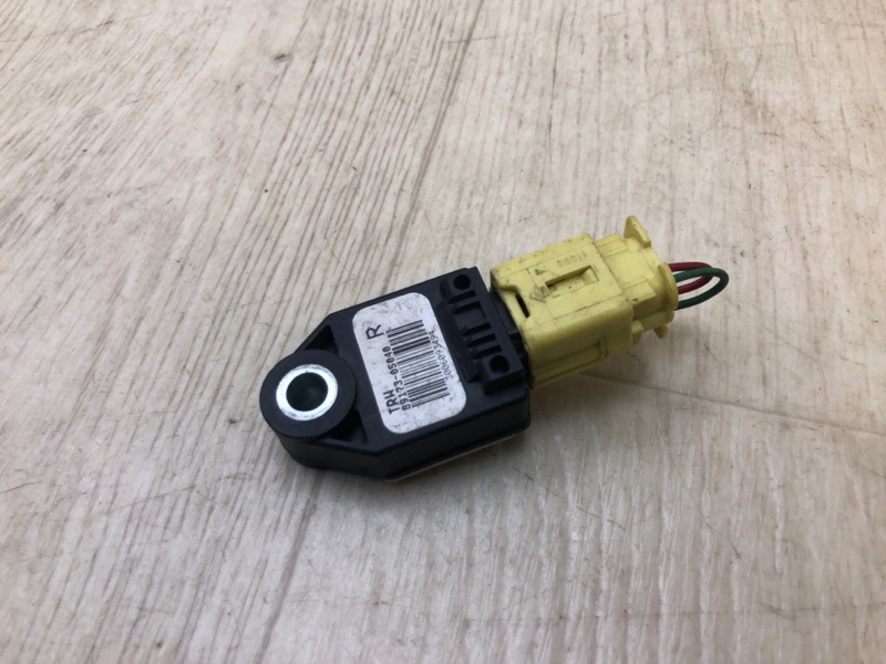 Датчик удара передний правый TOYOTA AVENSIS 03-08 8917309340 Б/У