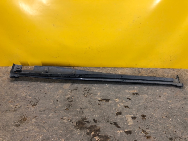 Накладка порога наружная правая HONDA CRV 02-06 71800-SCA-E000-50 Б/У