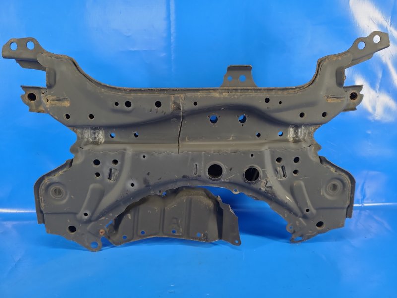 Балка передней подвески TOYOTA COROLLA E16 13- 51201-02102 Б/У