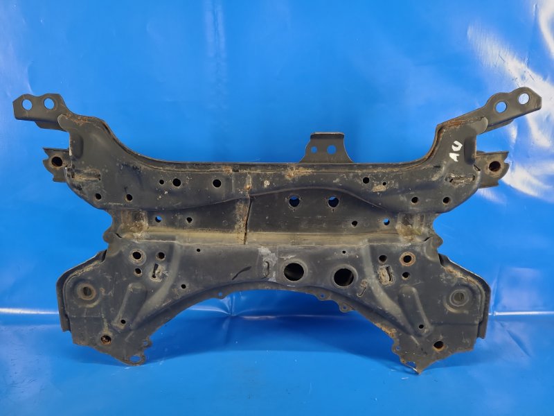 Балка передней подвески TOYOTA AURIS 13-18 51201-02102 Б/У