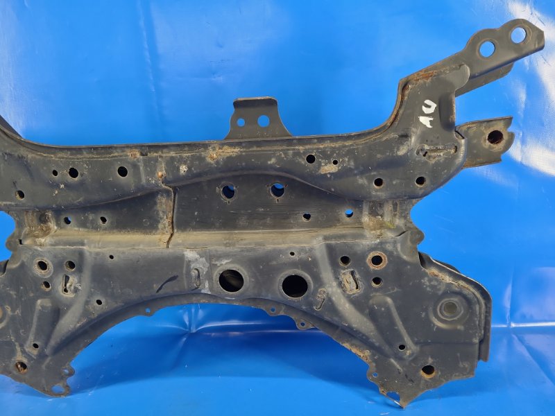 Балка передней подвески TOYOTA AURIS 13-18