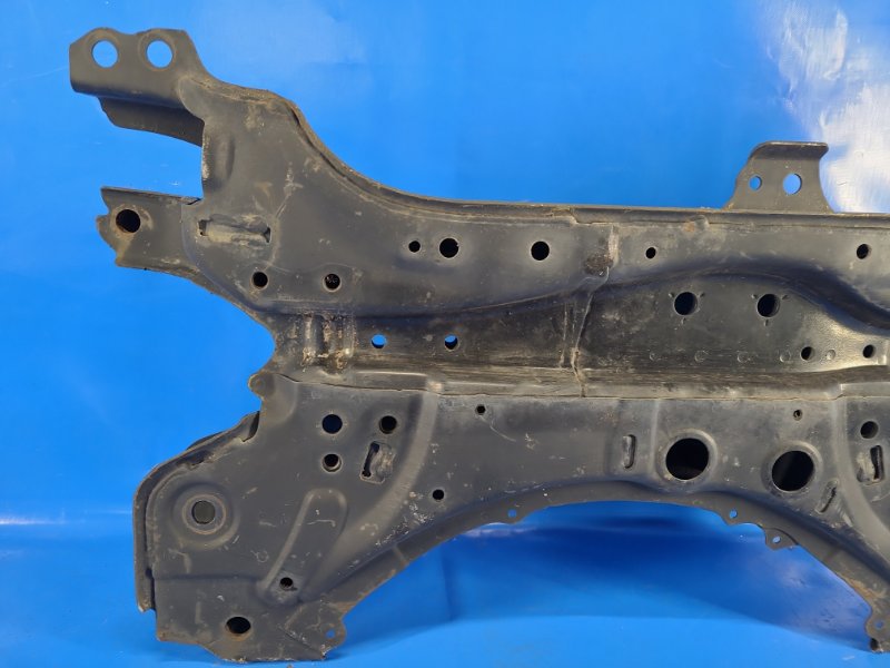 Балка передней подвески COROLLA E16 13-