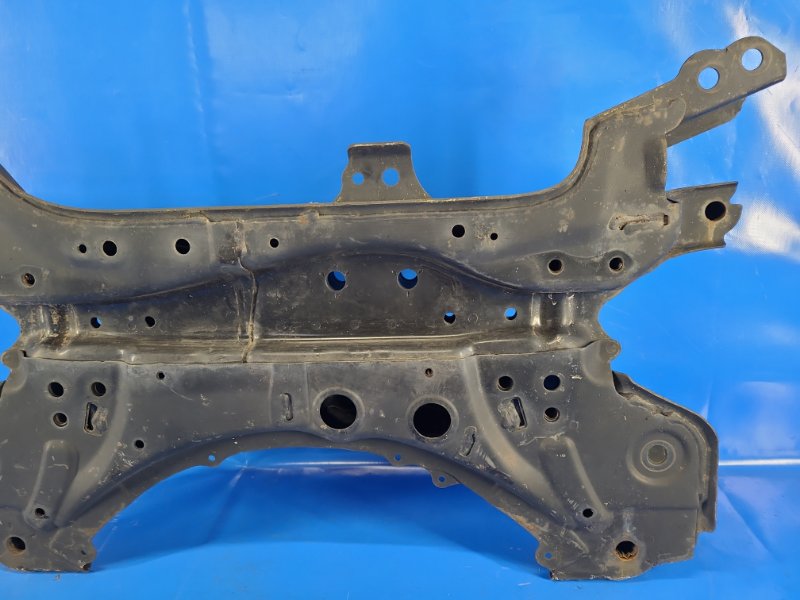 Балка передней подвески TOYOTA COROLLA E16 13-