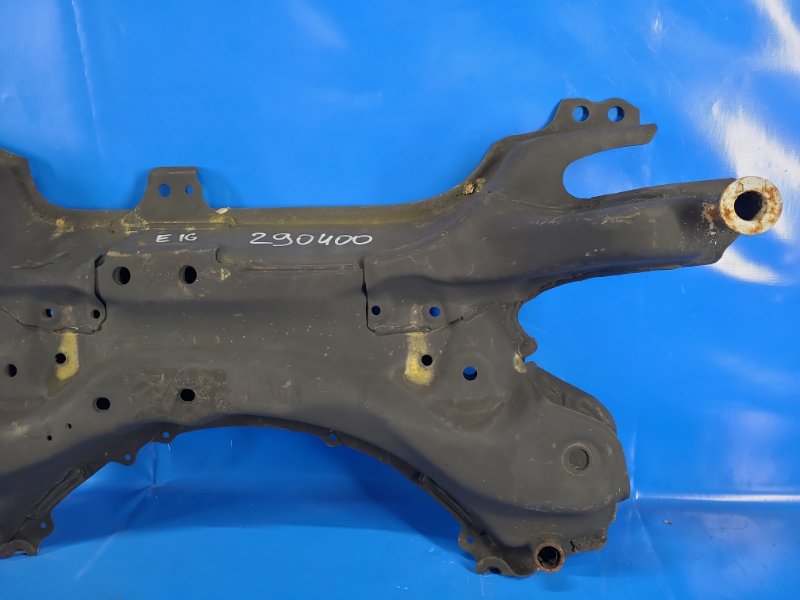 Балка передней подвески COROLLA E16 13-