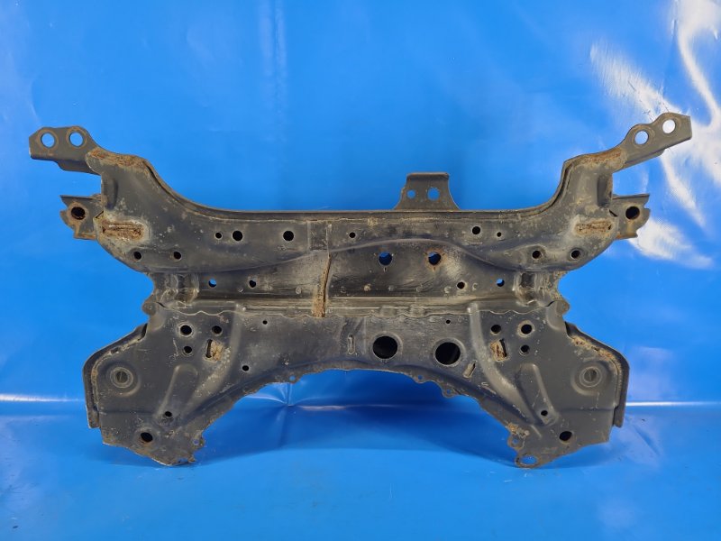 Балка передней подвески TOYOTA COROLLA E16 13- 51201-02102 Б/У