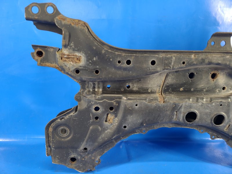 Балка передней подвески COROLLA E16 13-