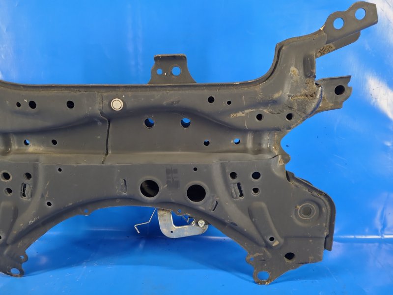 Балка передней подвески TOYOTA COROLLA E16 13-