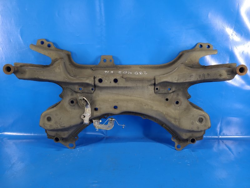 Балка передней подвески COROLLA E16 13-