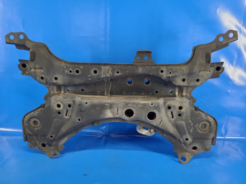 Балка передней подвески TOYOTA COROLLA E16 13- 51201-02102 Б/У