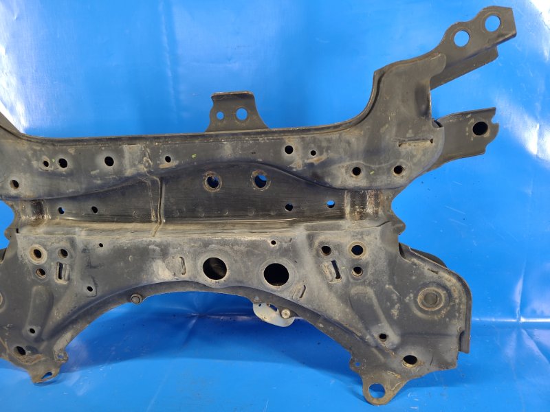 Балка передней подвески TOYOTA COROLLA E16 13-